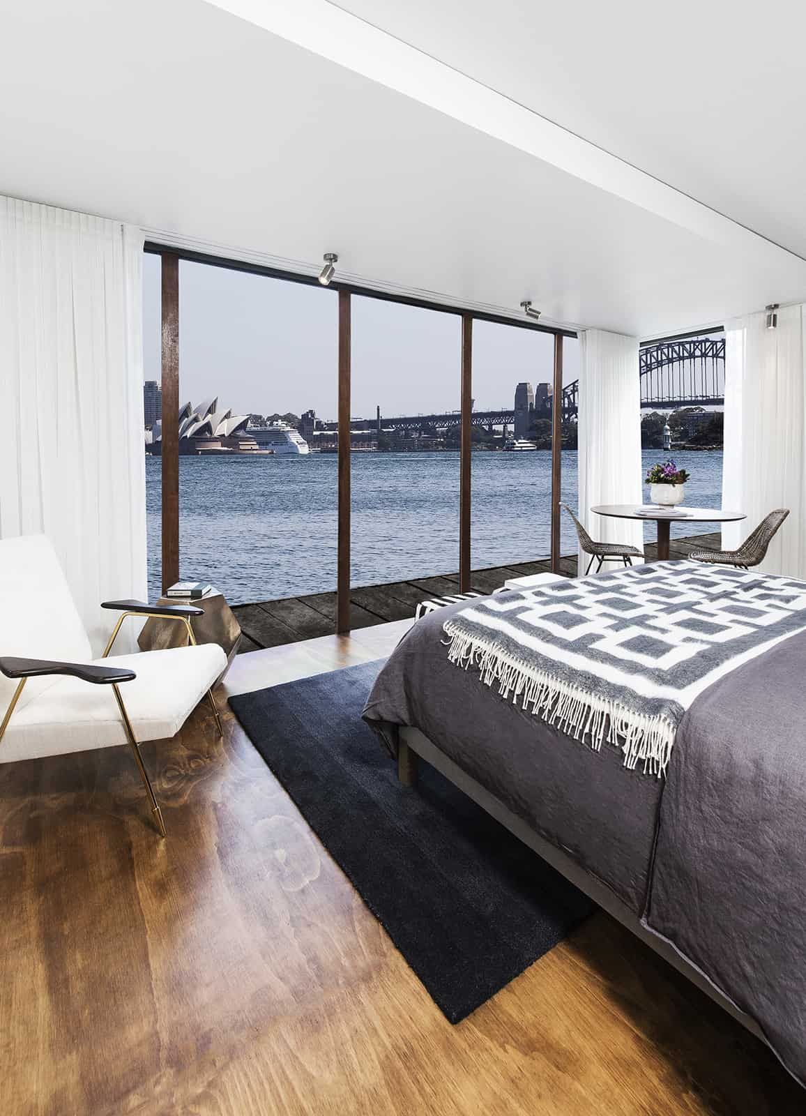View of Sydney Opera House from the travelling room
