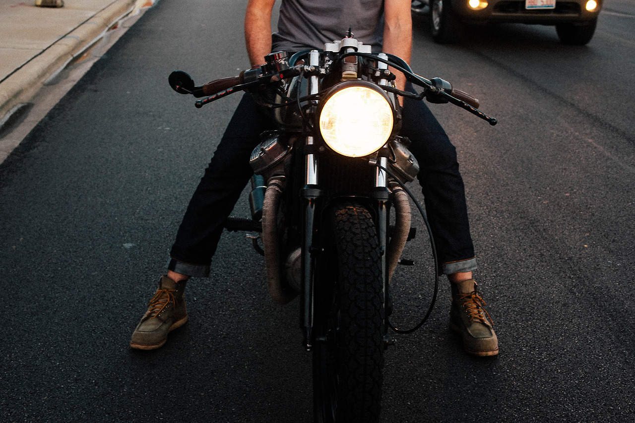Cafe racer. (note to self: get one asap!)