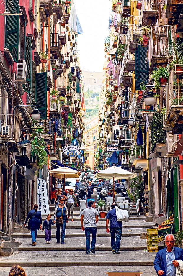 Things You Should Know Before Visiting Naples, Italy - Placeaholic