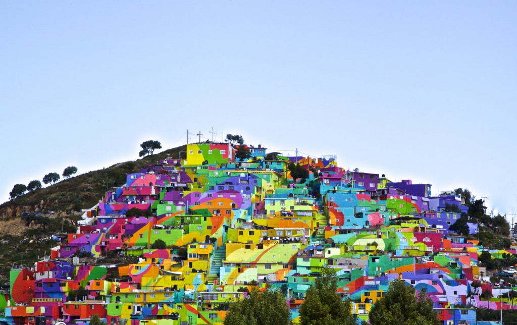 Pachuca, Mexico has one of be biggest building murals you've ever seen.