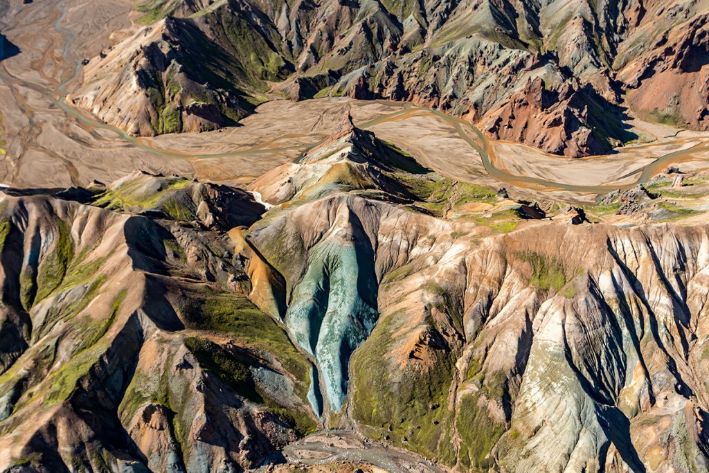scenic-flight-over-unspoiled-natural-wonders-of-iceland-11