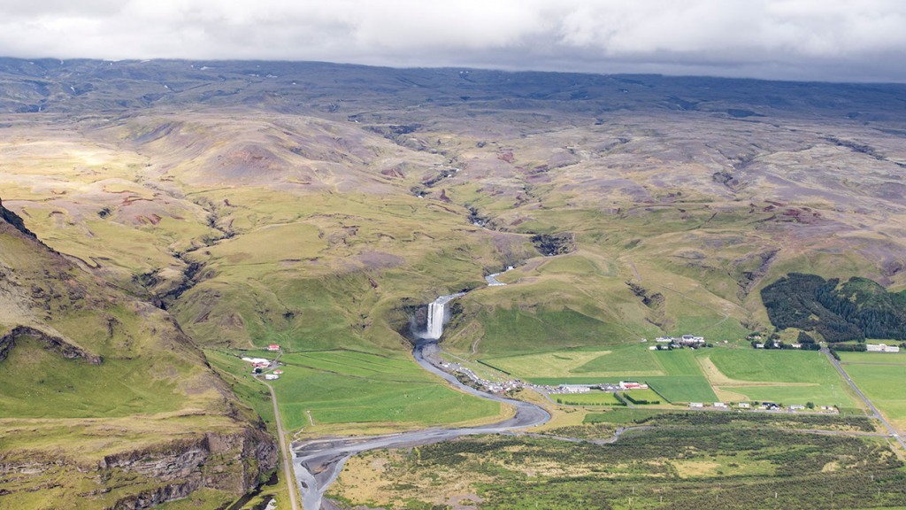 scenic-flight-over-unspoiled-natural-wonders-of-iceland-13