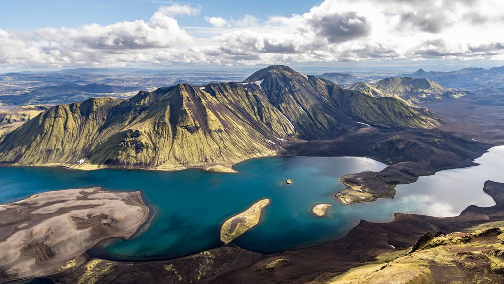 scenic-flight-over-unspoiled-natural-wonders-of-iceland-23