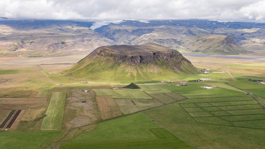 scenic-flight-over-unspoiled-natural-wonders-of-iceland-31