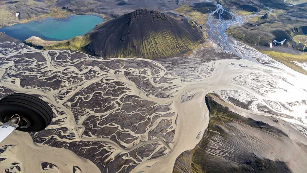 scenic-flight-over-unspoiled-natural-wonders-of-iceland-6