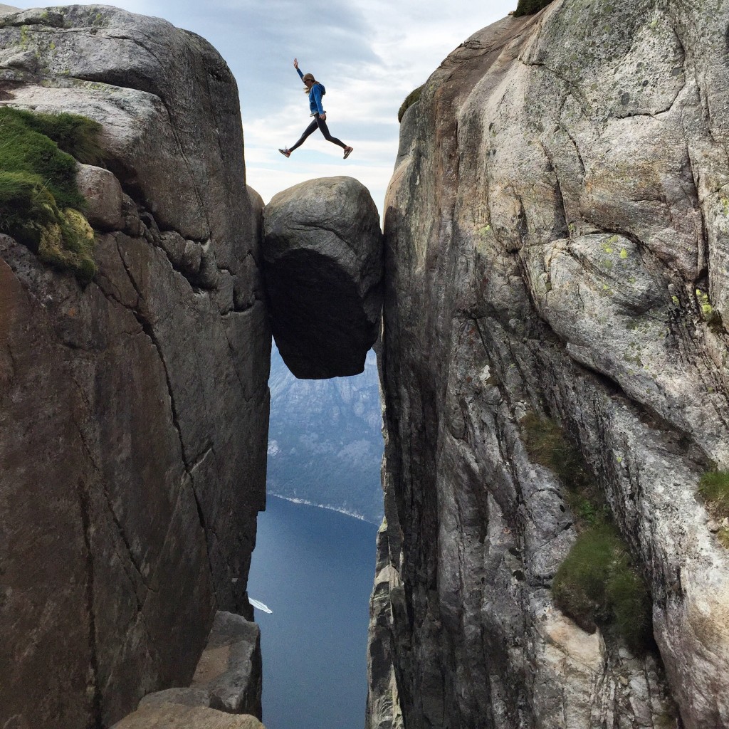 https://www.placeaholic.com/wp-content/uploads/2016/05/Kjerag-rock-1024x1024.jpg