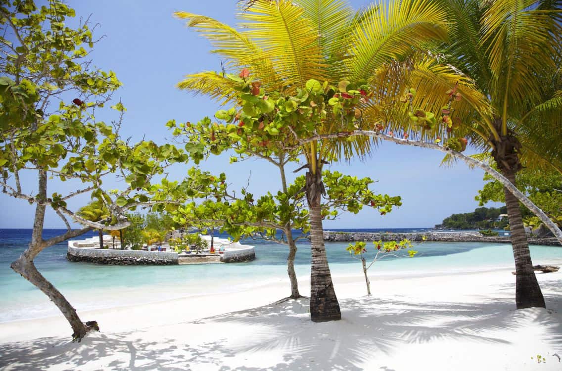 Low Cay Beach